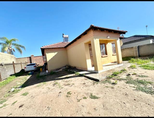 3 BEDROOM HOUSE FOR SALE IN IVY PARK